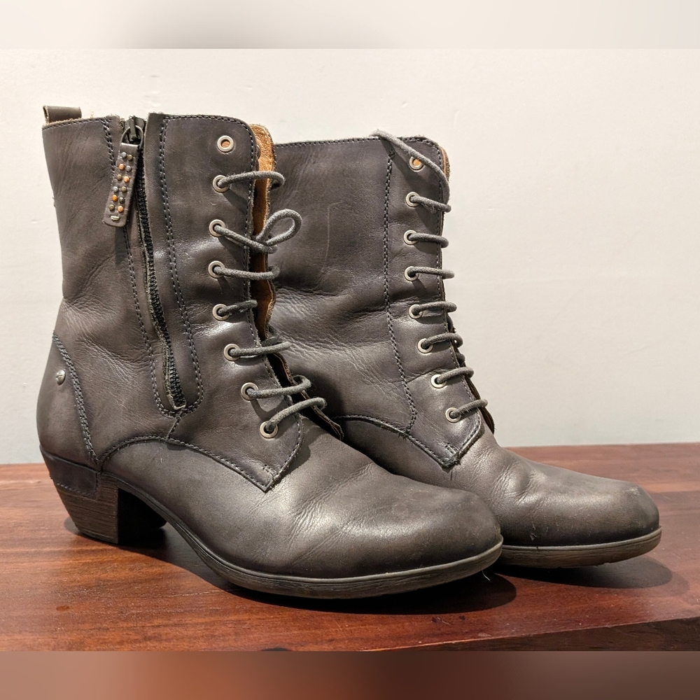 Pikolinos booties